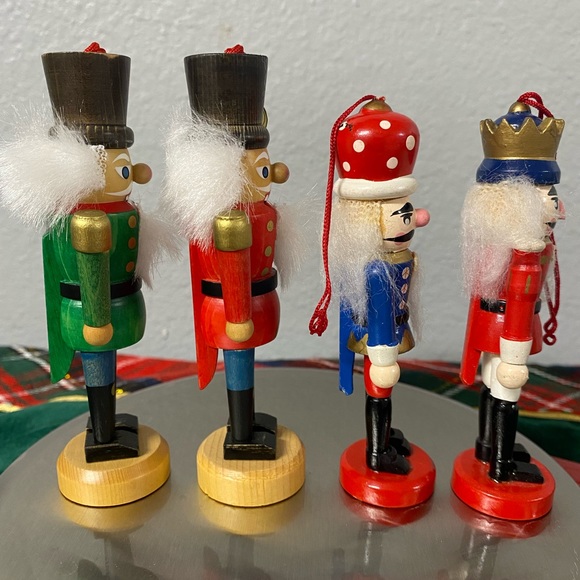 Lot of 4 Nutcracker Ornaments - Picture 5 of 8